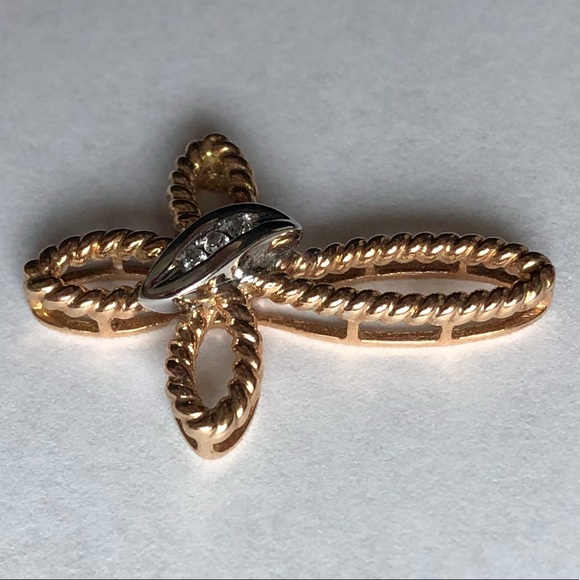 Gold & diamond cross pendant - Picture 2 of 4